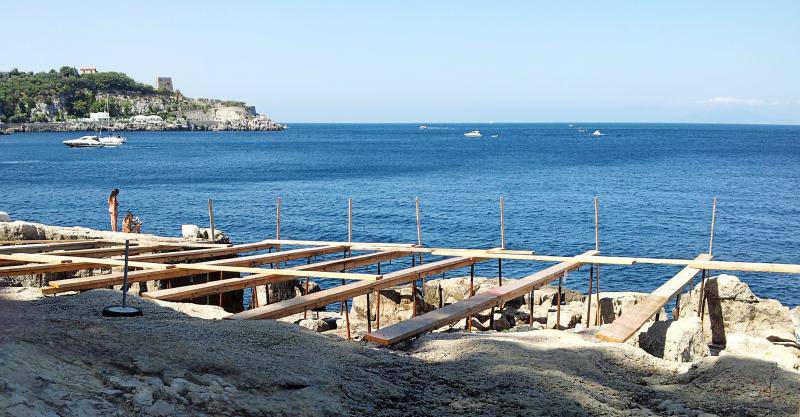 Sorrento Spiaggia Pignatella Costruita Abusivamente E