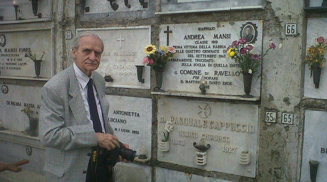 Andrea Pazienza - L'ARTISTA -, La lapide di Andrea, nel cimitero di San  Severo