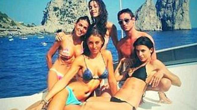 Alessia Tedeschi, la modella amica delle vip e dei calciatori, ferita  gravemente da un tender a Capri