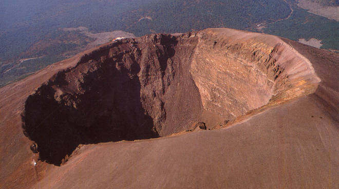 vesuvio-cratere_12_1.jpg