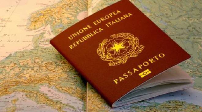 passaporto-kgxF-U10303398653556olF-640x320@LaStampa.it.jpg