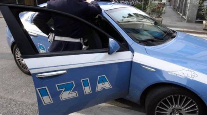 auto-polizia1.jpg