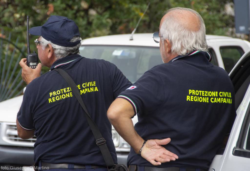 Positano, operazioni spegnimento incendio SS163