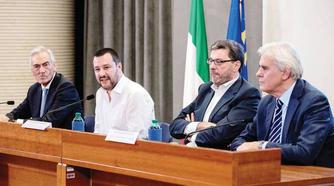 Salvini: «Non militarizzo il calcio  ma chi sbaglia fuori a vita»  
