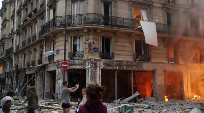 Parigi opera esplosione