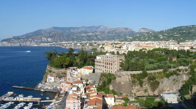 SORRENTO: ANCORA NIENTE GIUNTA PER LA TERRA DI TASSO - MOMENTO BUIO PER L'AMMINISTRAZIONE