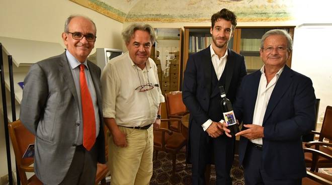 SANNIO FALANGHINA, PRESENTATA L’ETICHETTA DI MIMMO PALADINO AL RAVELLO FESTIVAL