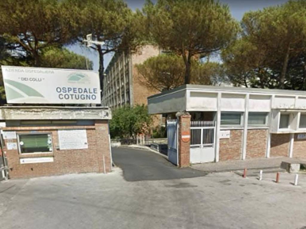 Risultato immagini per foto  ospedali di napoli