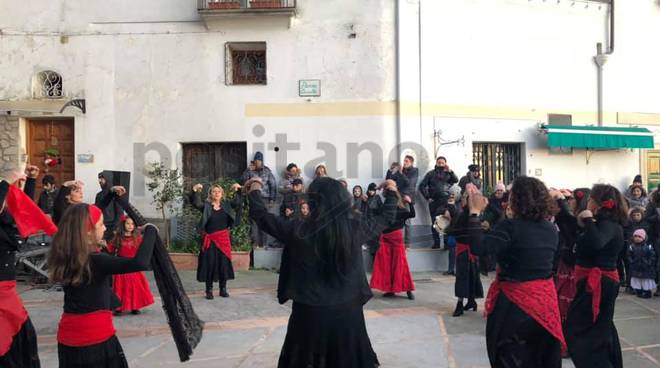 Positano Montepertuso si balla in piazza