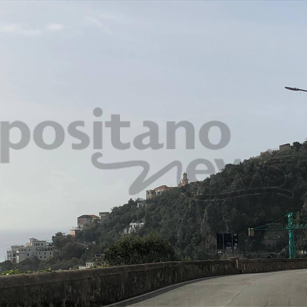 Costiera Amalfitana. La statale è un cantiere a cielo aperto: semafori da Maiori a Positano