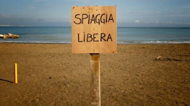 Legambiente Campania contro le ordinanze comunali di chiusura delle spiagge libere