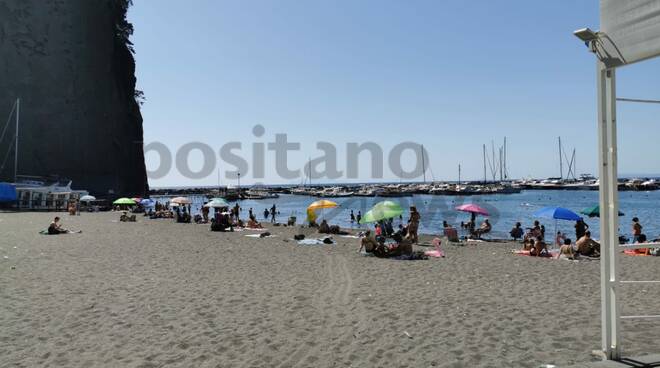 Sant'Agnello. La spiaggia di Caterina e Katari oggi, lunedì 29 giugno 