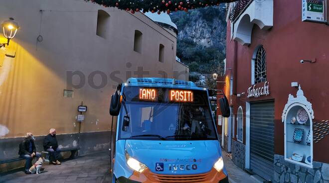 Positano, gli autobus della Mobility Amalfi Coast sempre in servizio