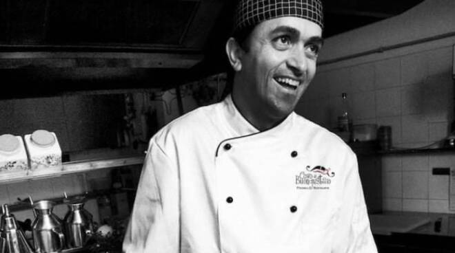 Vico Equense, oggi lo chef del ristorante "Il Covo del Bongustaio" Arcangelo Apuzzo spegne 50 candeline!