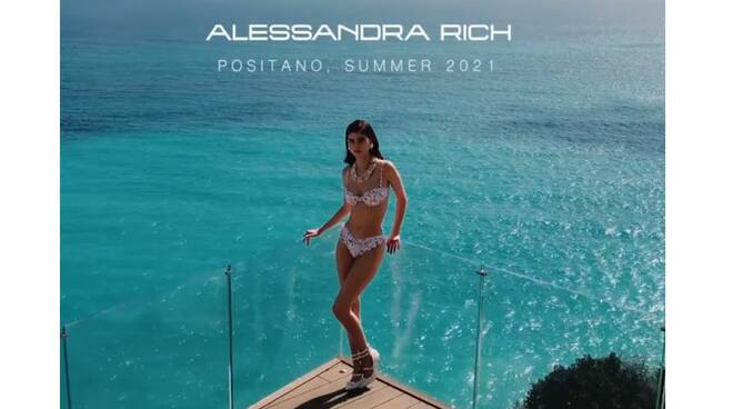 Alessandra Rich lancia la linea