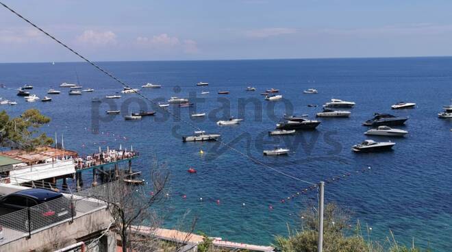 turisti marina del cantone massa lubrense