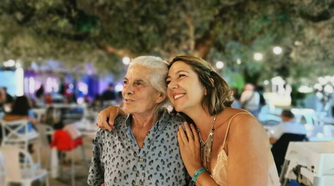 Positano, auguri a Giuseppina Mandara per i suoi 50 anni