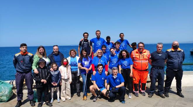 Ambiente: conclusa giornata dedicata alla pulizia di fondali e scogliere al porto di Sorrento