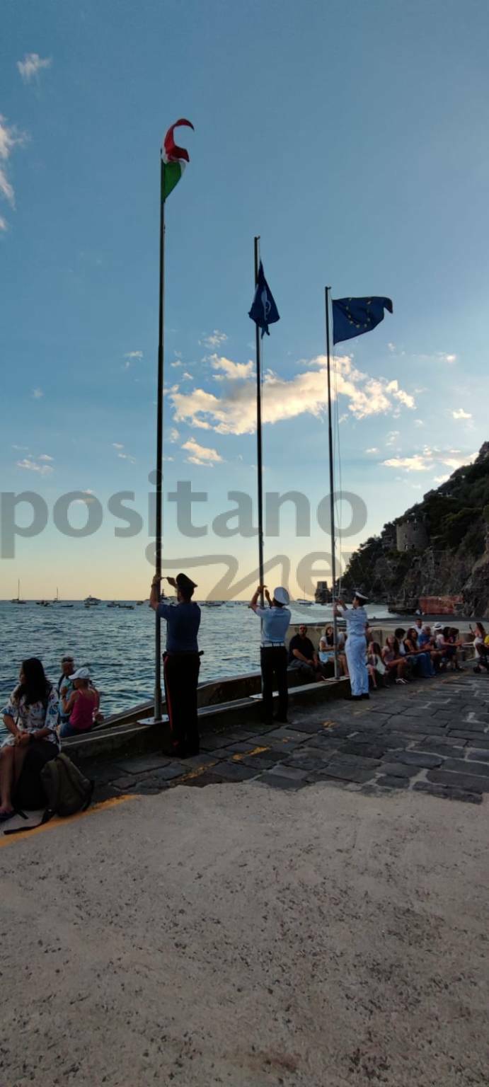 Cerimonia Bandiera Blu a Positano e consegna targa alla famiglia della professoressa Lamberti