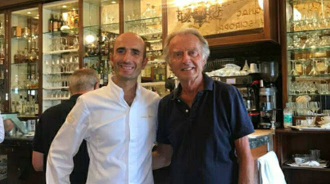 Amalfi, Luca Cordero di Montezemolo si gusta una pausa di bontà alla storica Pasticceria Pansa