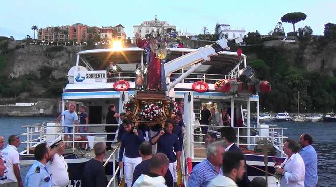 Oggi Sorrento festeggia la Madonna del Soccorso con la tradizionale processione in mare. Ecco il dispositivo traffico