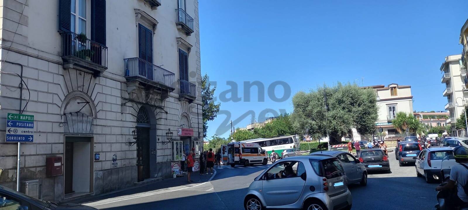 Piano di Sorrento/Sant'Agnello: incidente alla Siesta, coinvolta una moto