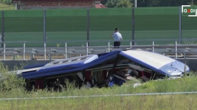 Tragedia in Croazia: bus di pellegrini diretto a Medjugorje finisce fuori strada, dodici vittime e una trentina di feriti