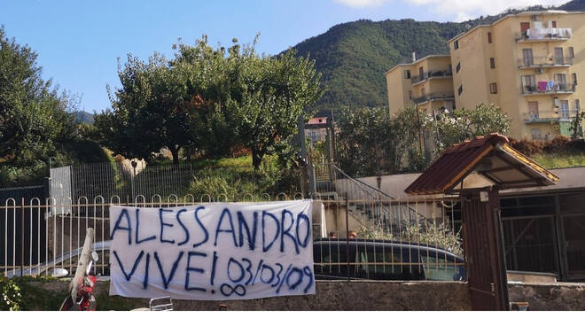 Gragnano, il 13enne Alessandro si sarebbe tolto la vita. Lo straziante addio alla fidanzatina