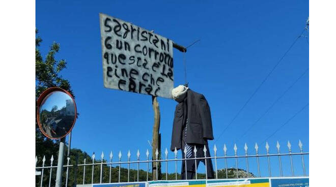 Sant'Agnello, il sindaco oggetto di un atto intimidatorio. Il sostegno e la solidarietà dell'Anci Campania