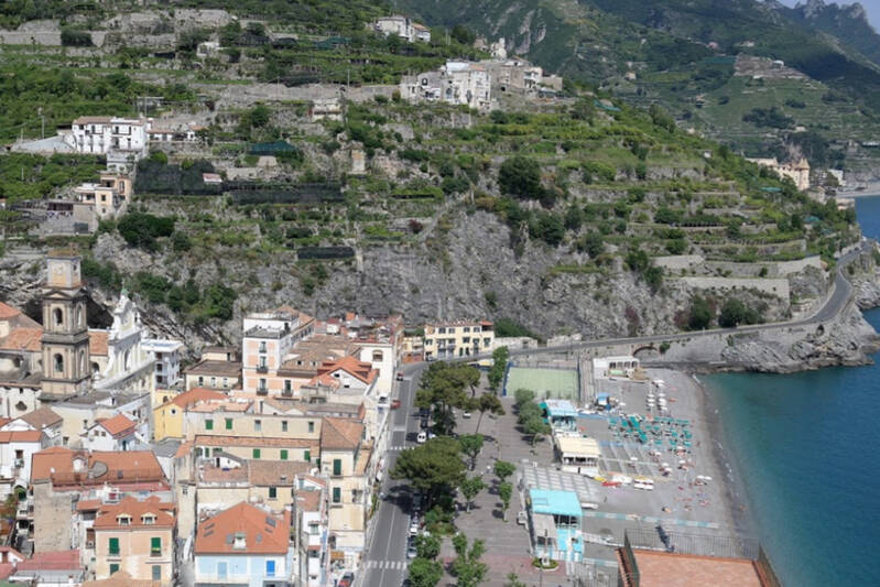 Galleria Maiori-Minori, il sindaco Reale apre alle osservazioni degli ambientalisti e dei Comitati. Italia Nostra e Club per l’Unesco di Amalfi: attendiamo i passi conseguenti