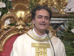 Piano di Sorrento, la pioggia non ferma l'abbraccio della comunità a Don Pasquale Irolla per i suoi 25 anni di sacerdozio