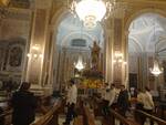 San Nicola entra nella Basilica di San Michele a Piano di Sorrento