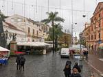 Sant'Agnello la pioggia non ferma la festa e le bancarelle