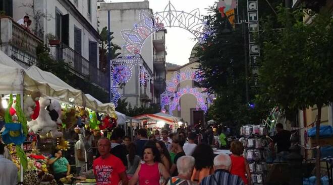 Vico Equense: boom di bancarelle per la festa dei Santi Patroni Ciro e Giovanni