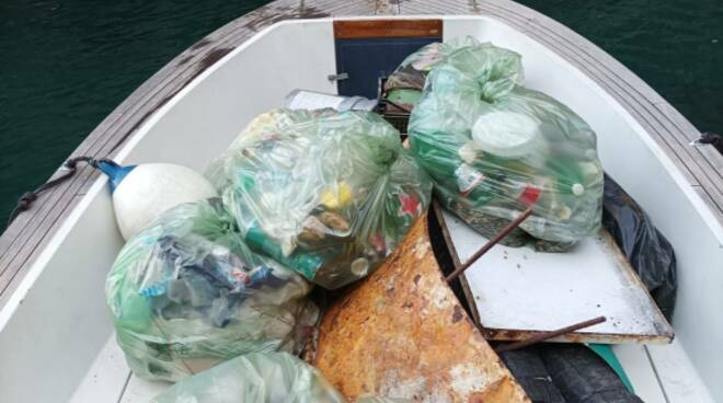 Bonifica e monitoraggio microplastiche: l'Amp Punta Campanella in azione a Puolo