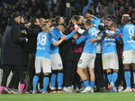 Il Napoli batte l’Atalanta 2-0,