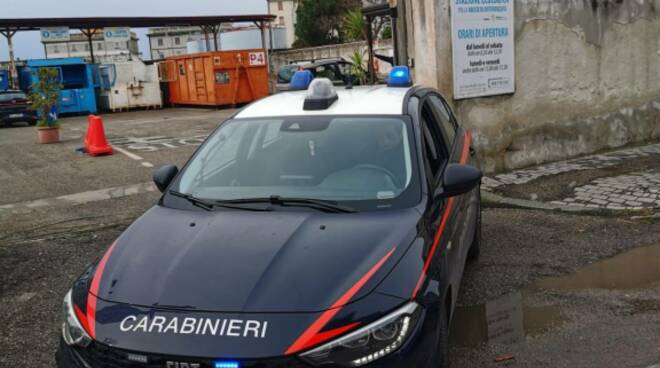 Controlli dei carabinieri a Torre Annunziata: due i denunciati