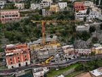 Positano, in fase di smontaggio la gru a Liparlati