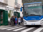 Positano, in tanti alla fermata della Sita presso la Chiesa Nuova lasciati a terra dall'autobus per Sorrento già al completo