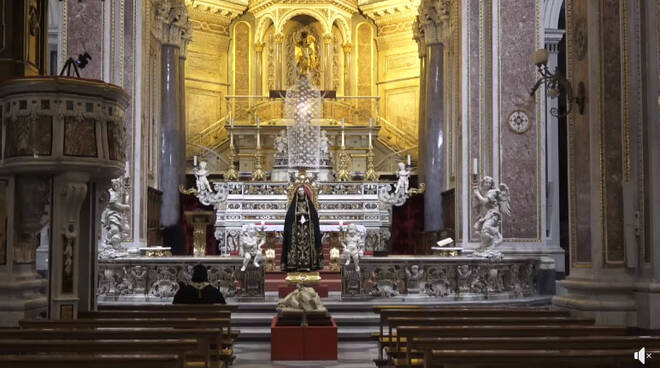 Piano di Sorrento, questa sera l'intronizzazione delle statue della Madonna Addolorata e del Cristo Morto