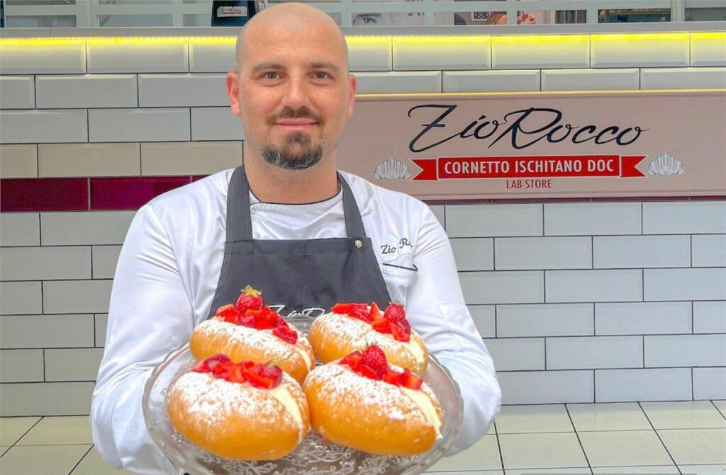 Zio Rocco: «Ecco il mio maritozzo perfetto» Rivisitato il dolce romano: più  soffice e con spuma di bufala campana - Positanonews