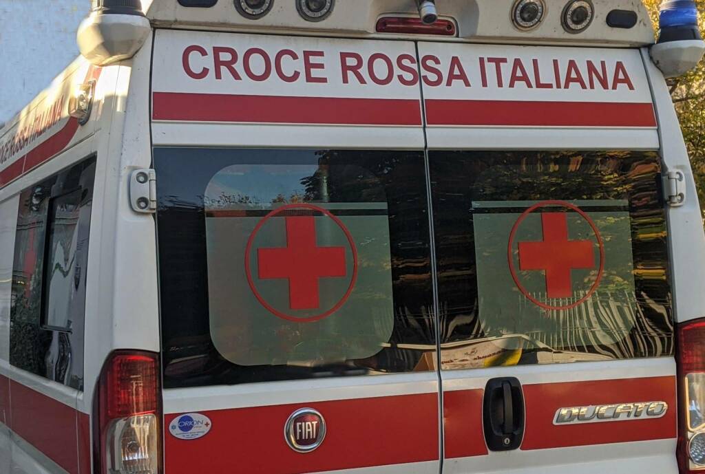 ambulanza croce rossa