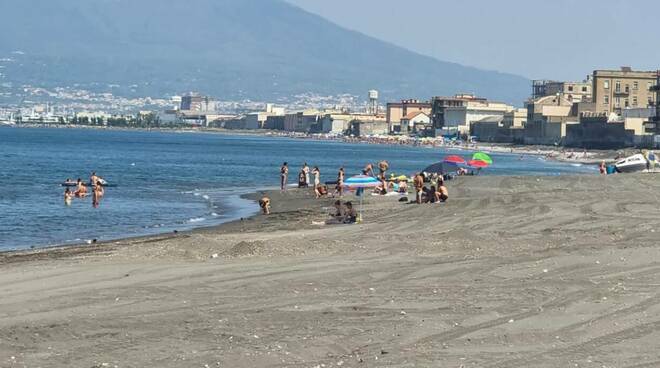 bagnanti stabia arenile