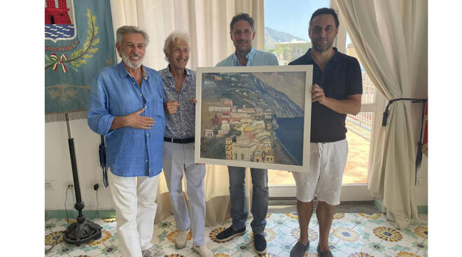 Positano, si conclude la mostra dell'artista Antonio Perciavalle che per l'occasione dona una sua opera al Comune