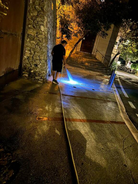 Pulizia delle strade a Positano