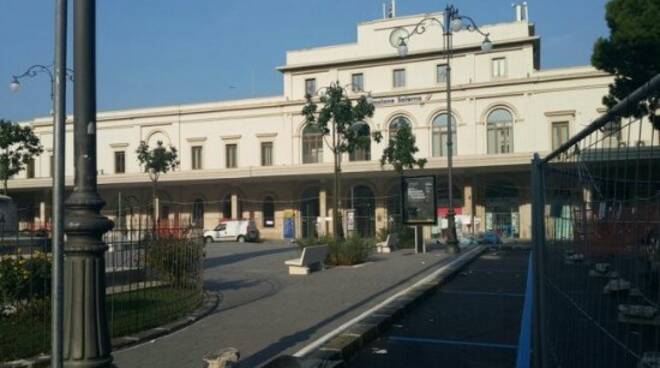 stazione di salerno