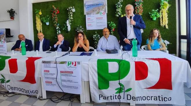 Castellammare di Stabia. All\'iniziativa sul mare  del Partito Democratico  è vietato fare domande