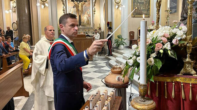 Con una suggestiva cerimonia si è rinnovato l’affidamento della città di Sorrento a San Francesco d’Assisi