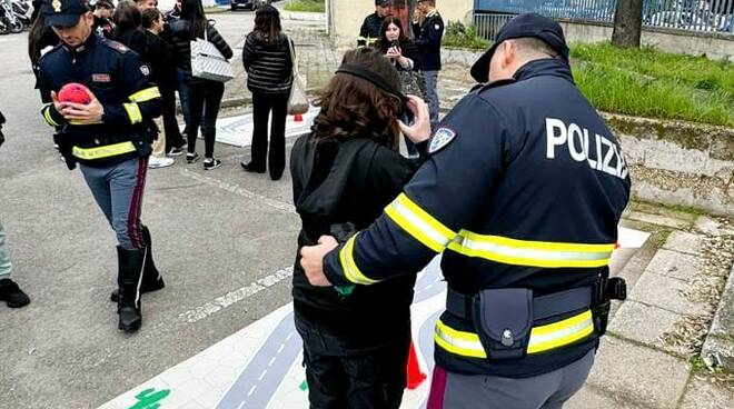 “GIORNATA MONDIALE VITTIME DELLA STRADA: LA POLIZIA DI STATO CELEBRA IL RICORDO AL PARCO VERDE DI CAIVANO”