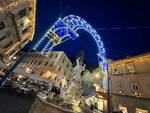 Le luci del Natale illuminano Amalfi